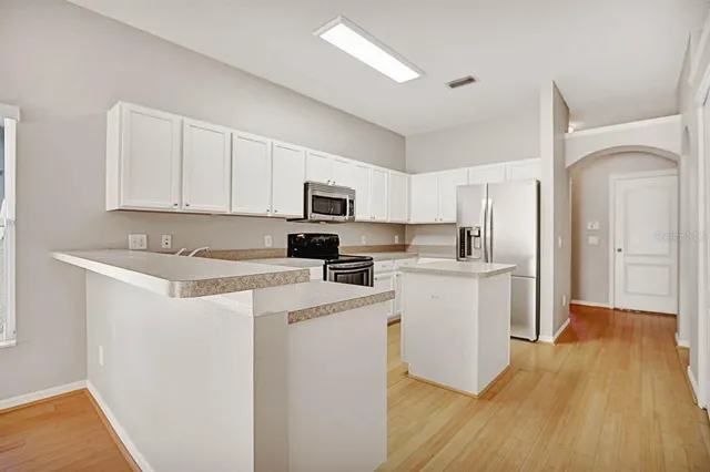 $2,295 | 6165 Skylarkcrest Drive, Lithia, FL 33547