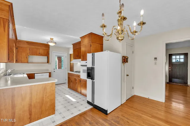 $295,900 | 19168 Mercedes Drive, Abingdon, VA 24210