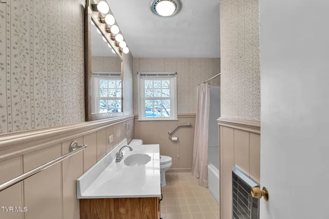 $295,900 | 19168 Mercedes Drive, Abingdon, VA 24210