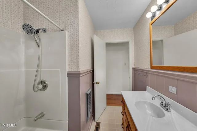 $295,900 | 19168 Mercedes Drive, Abingdon, VA 24210