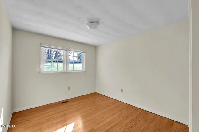 $295,900 | 19168 Mercedes Drive, Abingdon, VA 24210