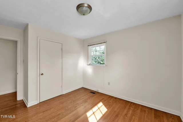 $295,900 | 19168 Mercedes Drive, Abingdon, VA 24210