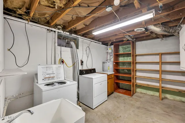 $295,900 | 19168 Mercedes Drive, Abingdon, VA 24210