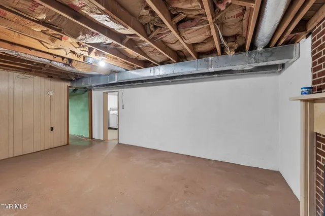 $295,900 | 19168 Mercedes Drive, Abingdon, VA 24210