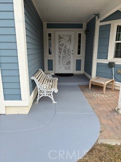 a view of a livingroom with furniture