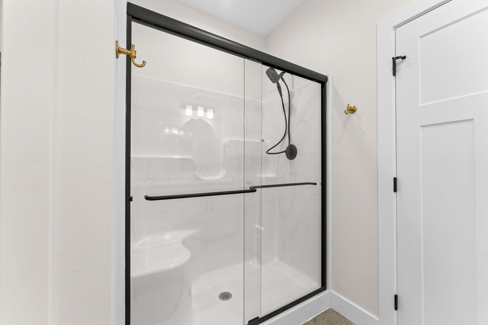 186 Jacks Hollow Road Walnut Shade, MO 65771 - Photo 18 of 28 Primary En-Suite