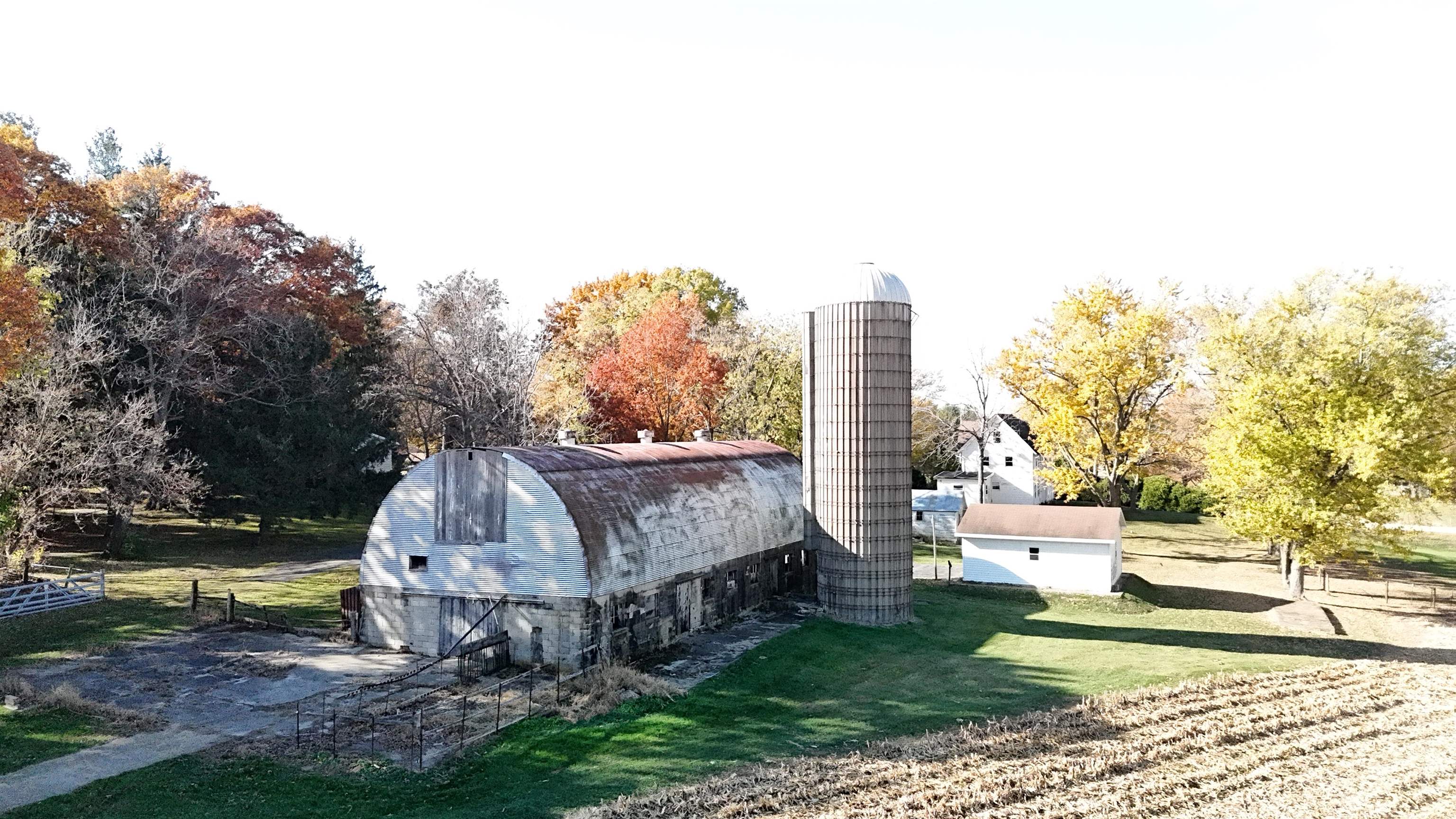 9729 Beaver Valley Road Belvidere, IL 61008 - Photo 18 of 55 a view of a garden with houses