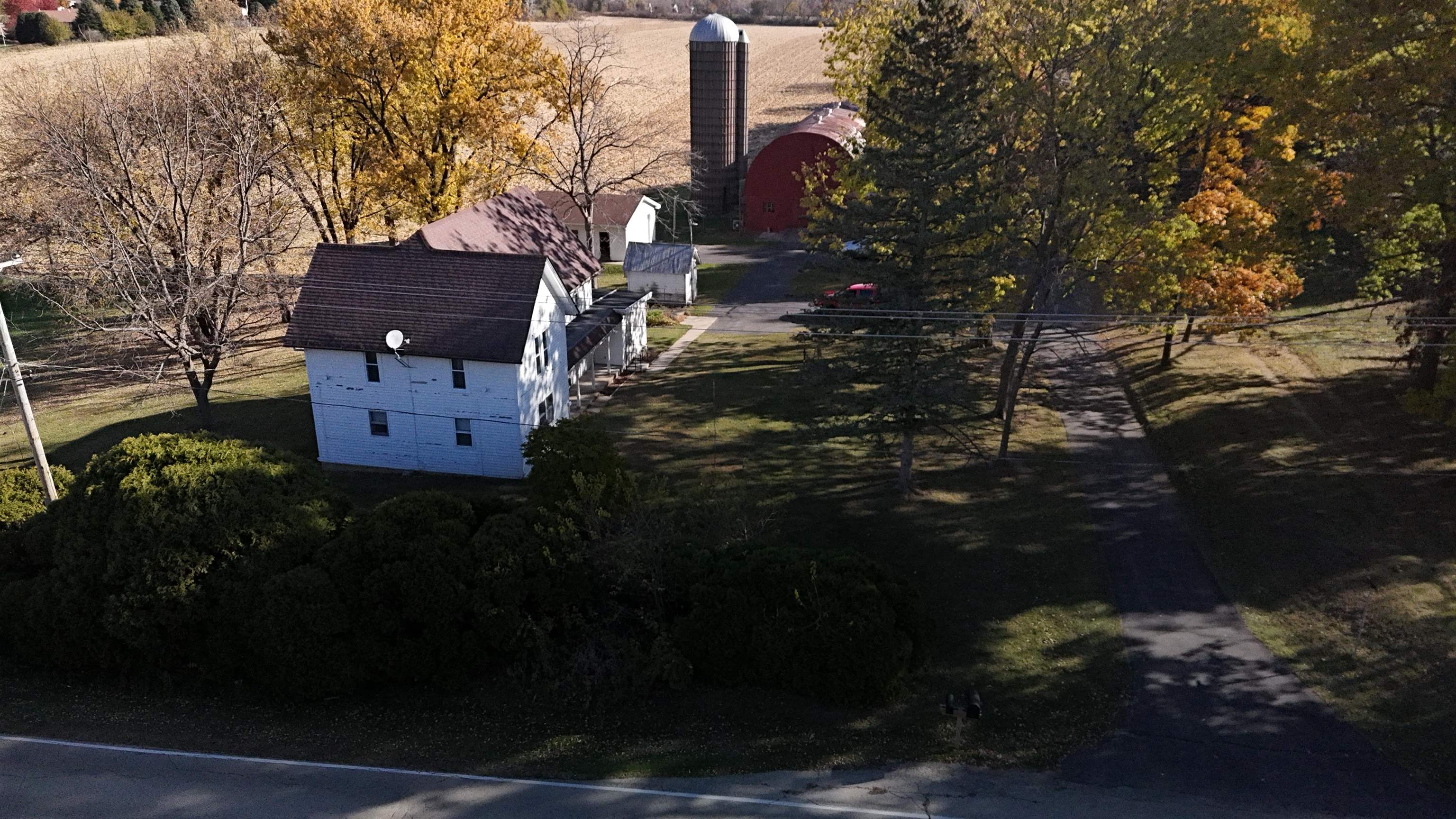 9729 Beaver Valley Road Belvidere, IL 61008 - Photo 21 of 55 a view of a house with a yard