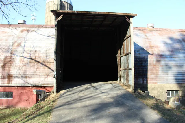 $750,000 | 9729 Beaver Valley Road, Belvidere, IL 61008