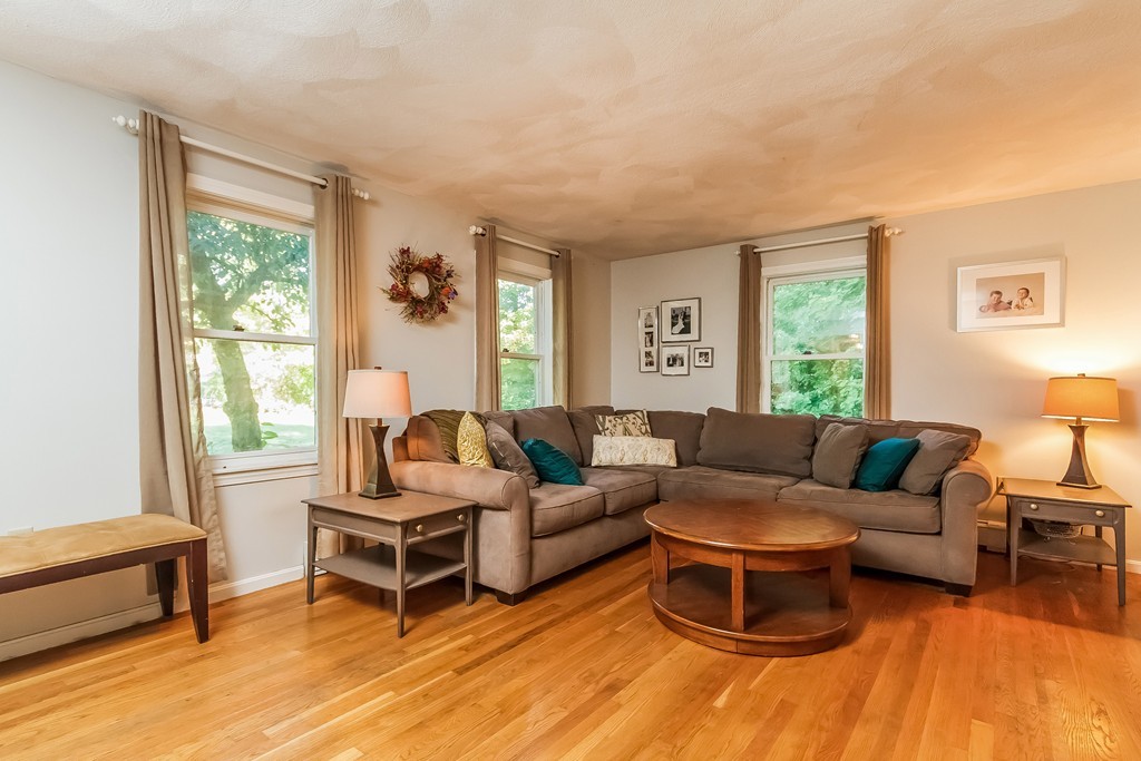 522 Martins Pond Road Groton, MA 01450 - Photo 5 of 30 Gallery Image 5