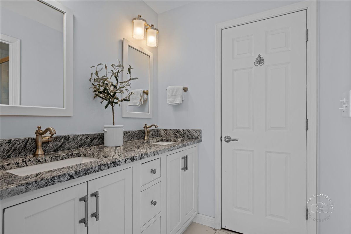 1060 Cliff View Lane Carol Stream, IL 60188 - Photo 11 of 17