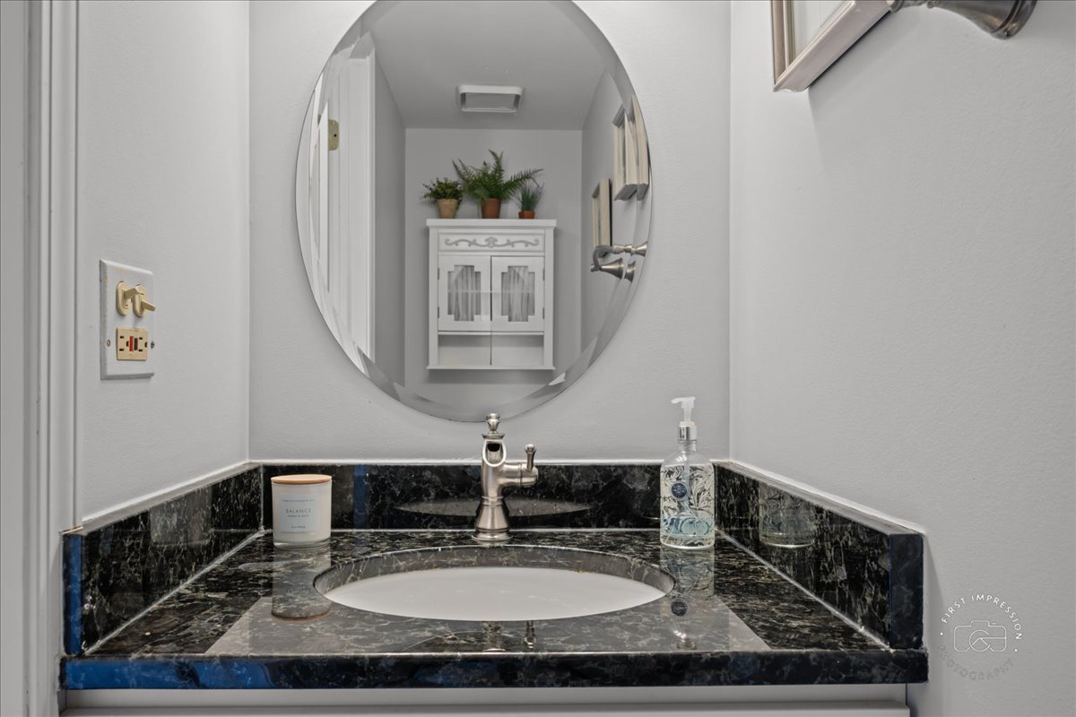 1060 Cliff View Lane Carol Stream, IL 60188 - Photo 9 of 17