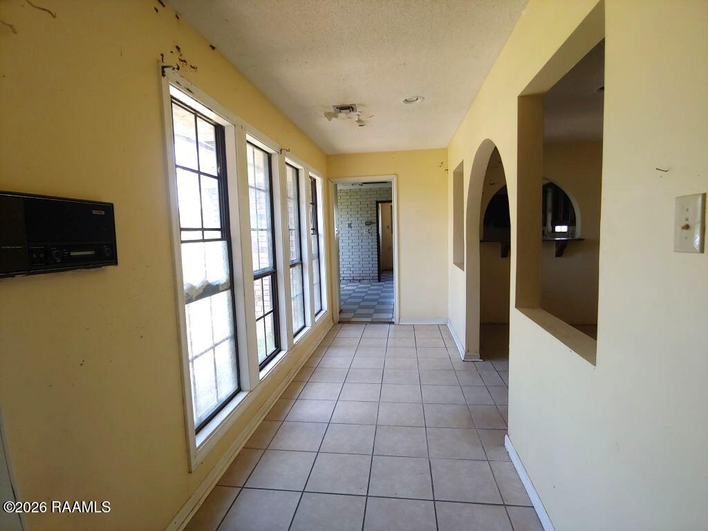 4412 Freetown Road New Iberia, LA 70560 - Photo 9 of 24 9 Hallway