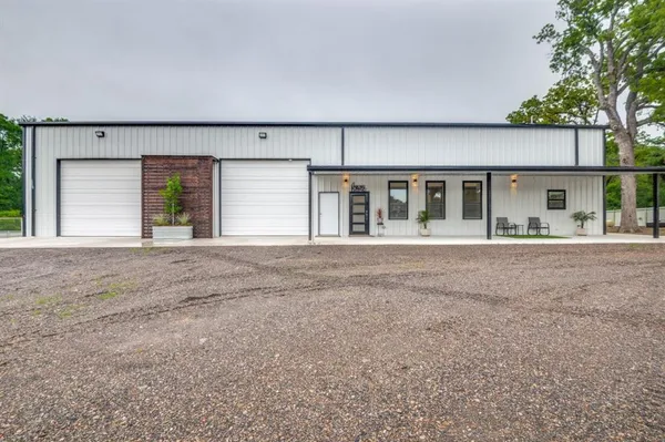 $1,090,000 | 2011 Northeast County Road 0070, Corsicana, TX 75109