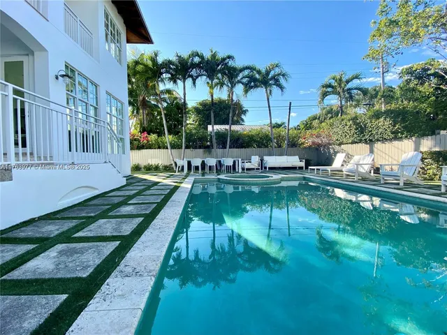 $25,000 | 350 Woodcrest Road, Key Biscayne, FL 33149