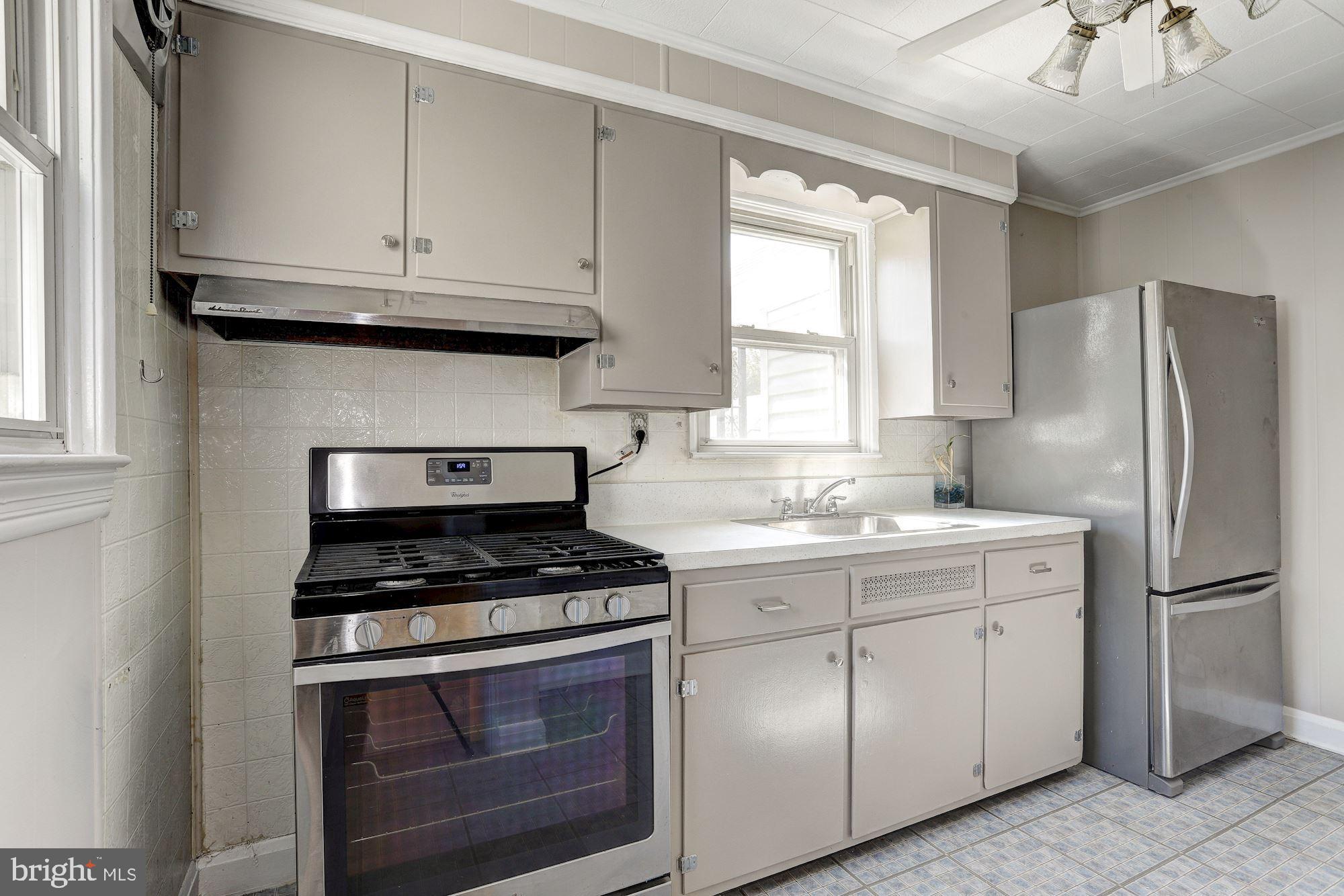 2616 Linwood Road Baltimore, MD 21234 - Photo 8 of 23 Kitchen