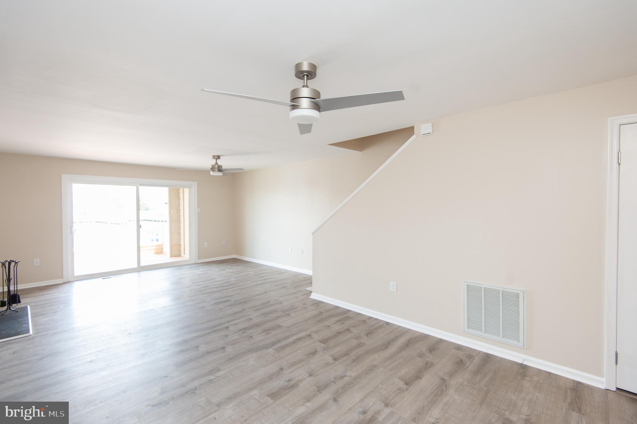 214 Market Square, Unit 7A Cambridge, MD 21613 - Photo 11 of 54 Living Room