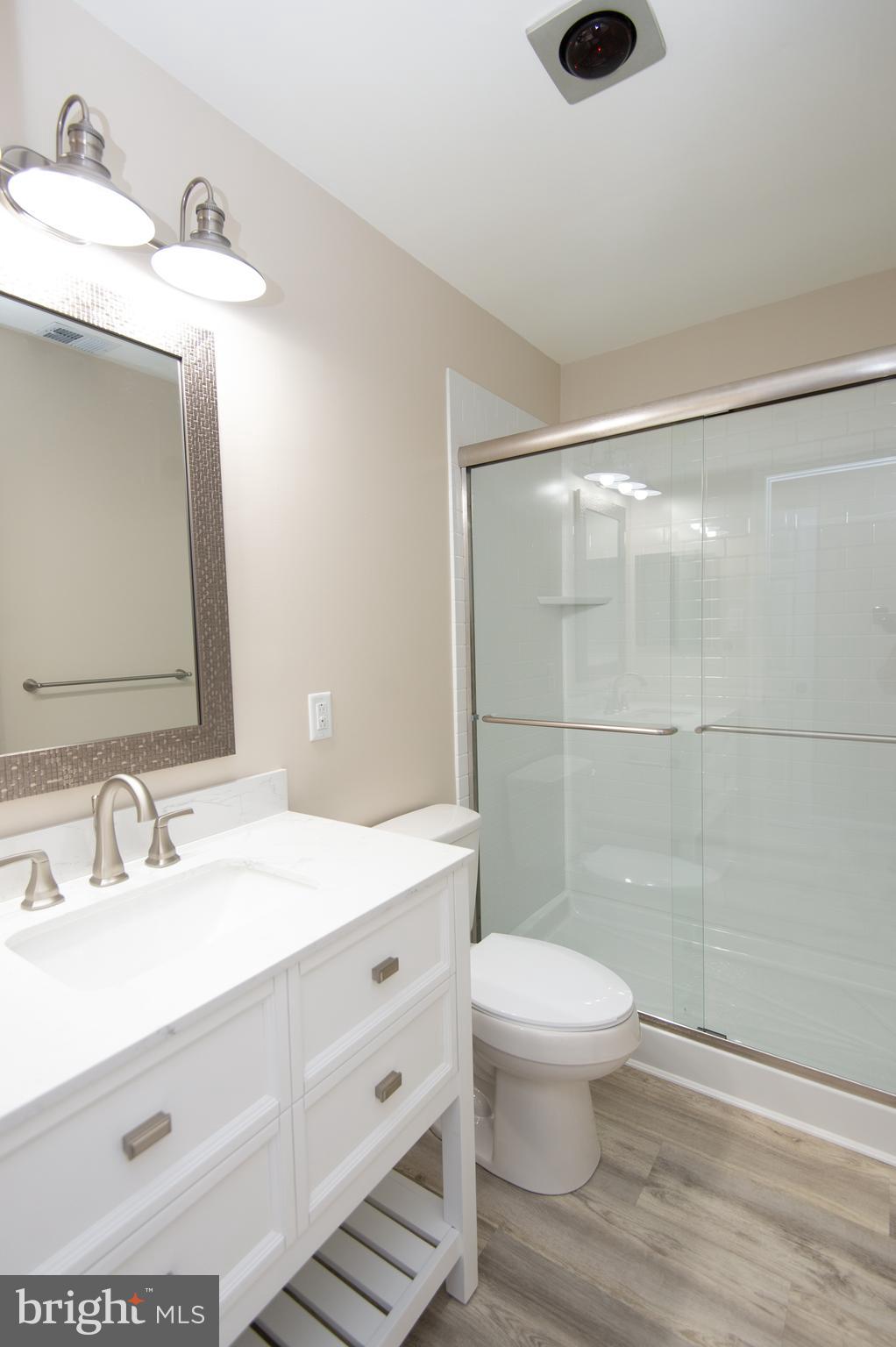 214 Market Square, Unit 7A Cambridge, MD 21613 - Photo 24 of 54 Master bath