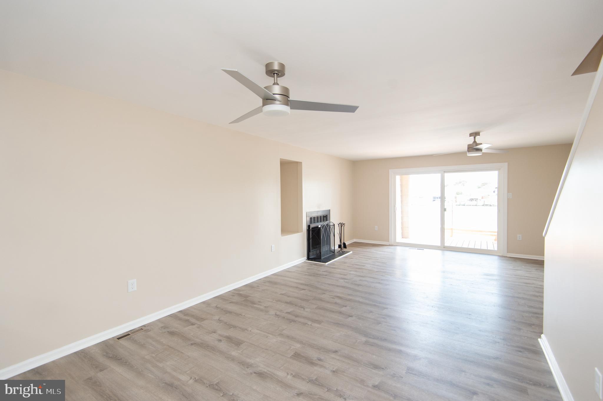 214 Market Square, Unit 7A Cambridge, MD 21613 - Photo 10 of 54 Living Room