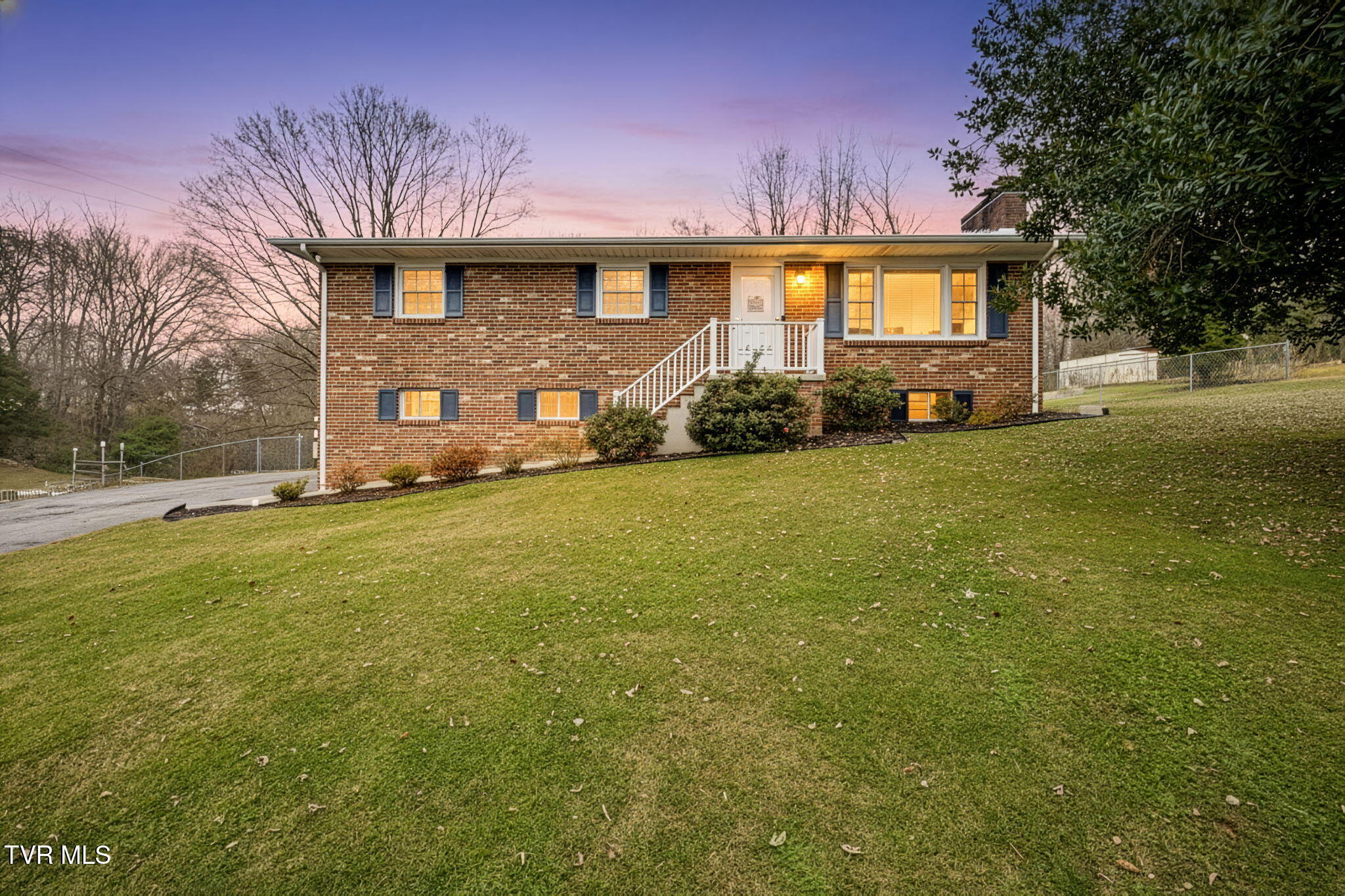 237 Paramount Drive Bristol, TN 37620 - Photo 1 of 38 001a