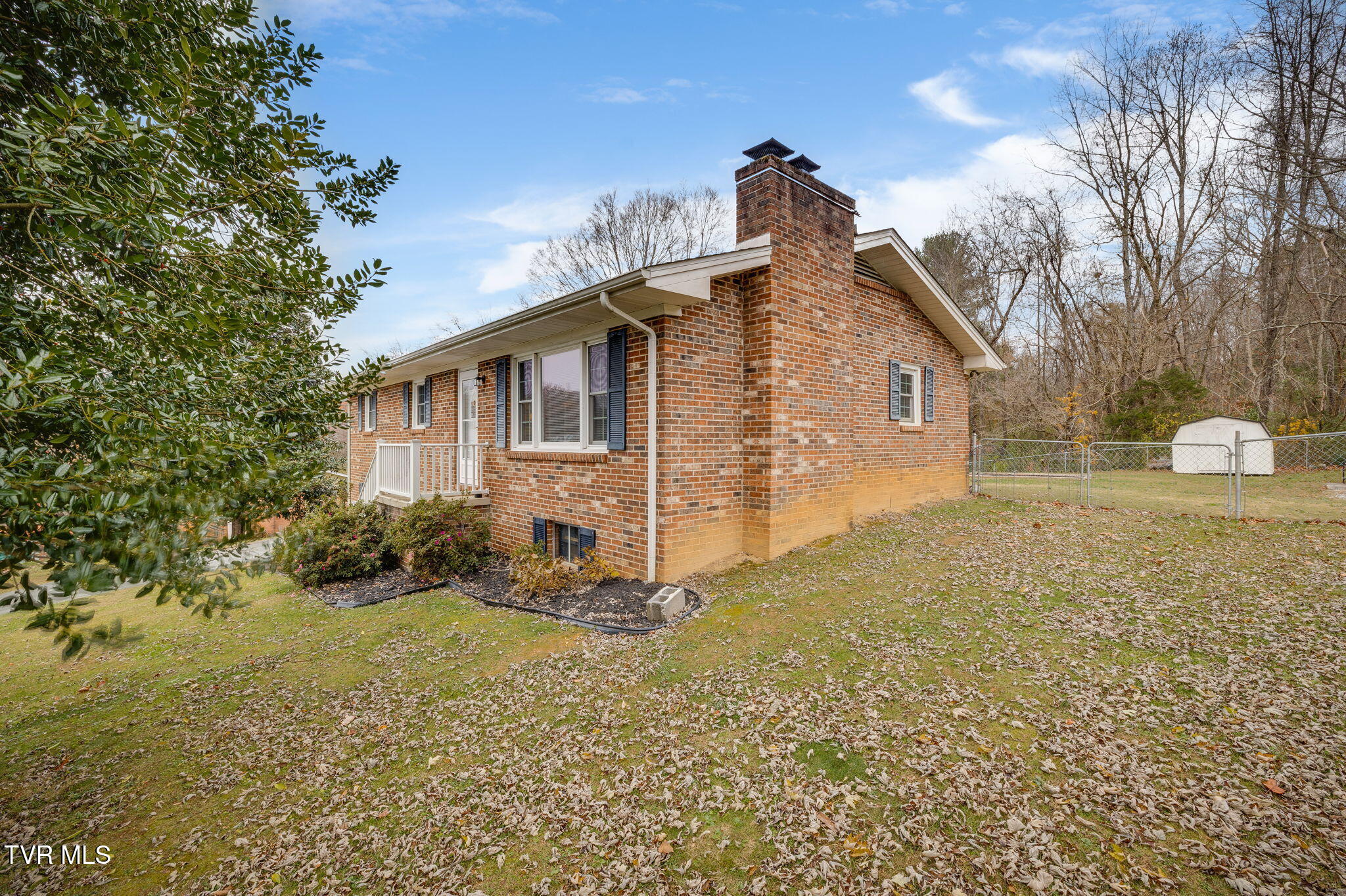237 Paramount Drive Bristol, TN 37620 - Photo 4 of 38 003