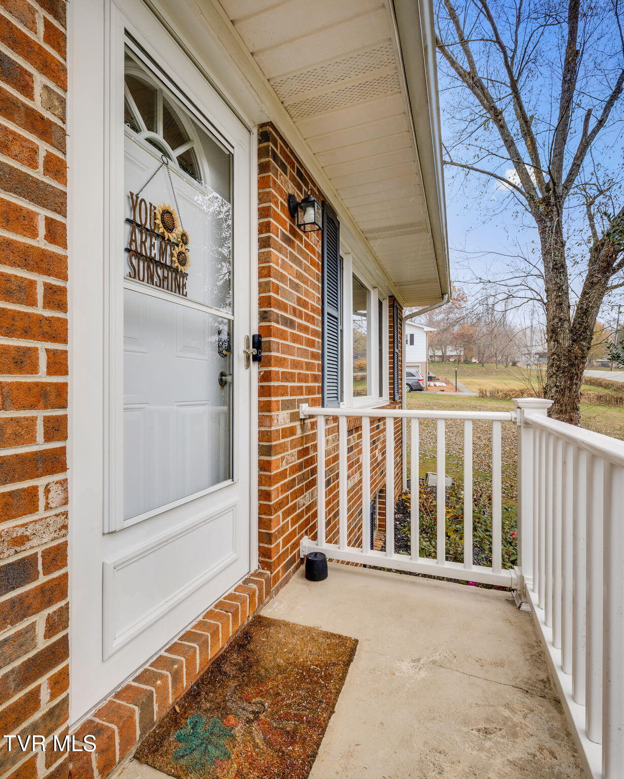 237 Paramount Drive Bristol, TN 37620 - Photo 6 of 38 004