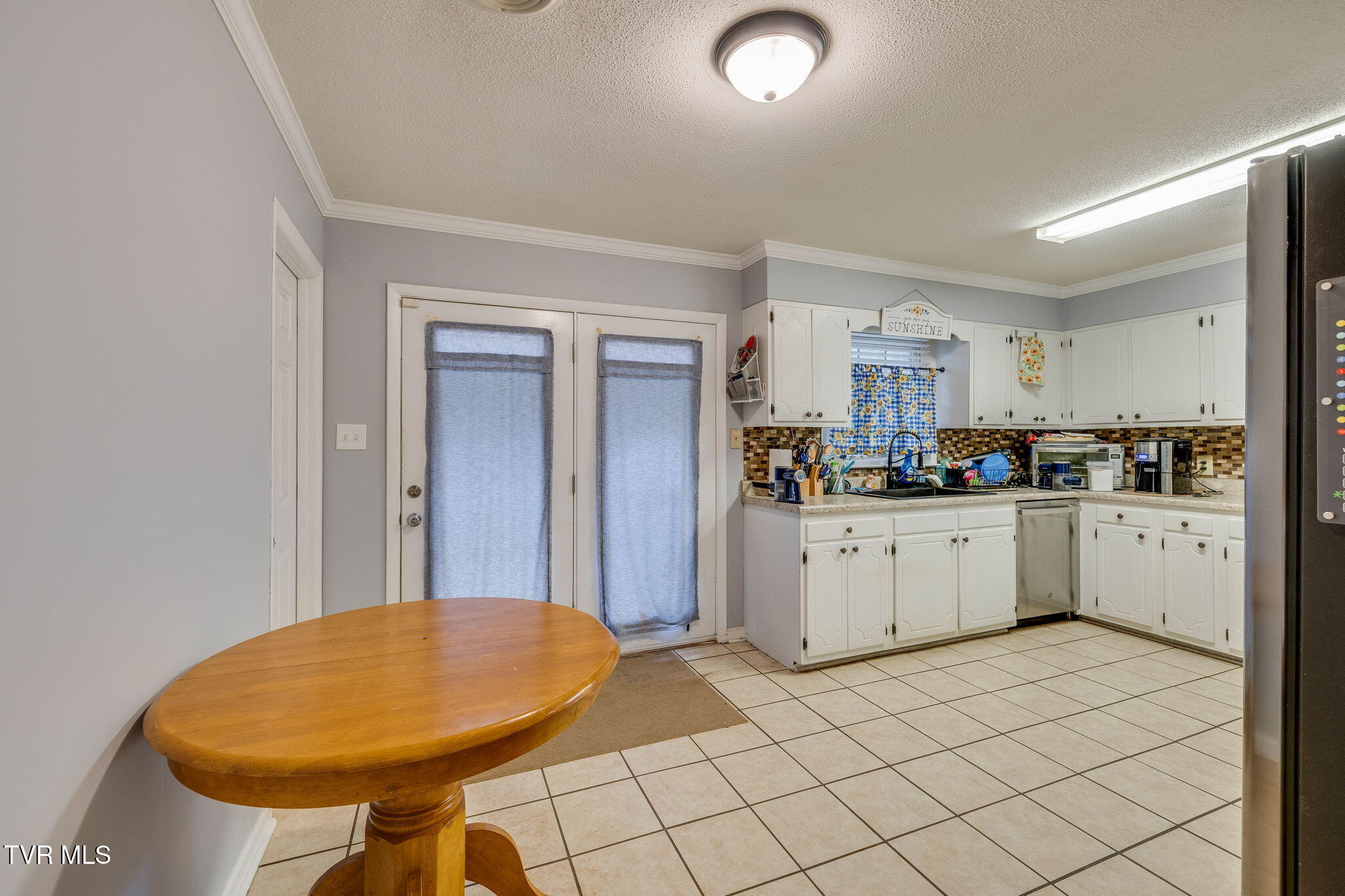 237 Paramount Drive Bristol, TN 37620 - Photo 10 of 38 008