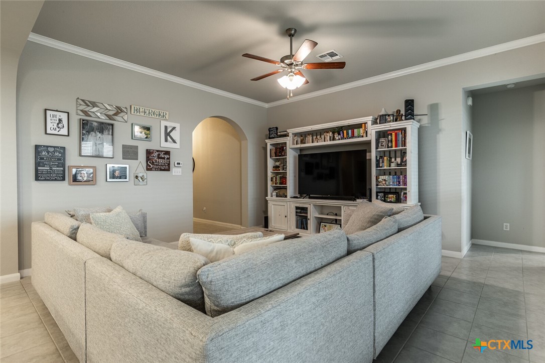 6142 Fairburn Temple, TX 76502 - Photo 9 of 38 a living room with furniture and a flat screen tv