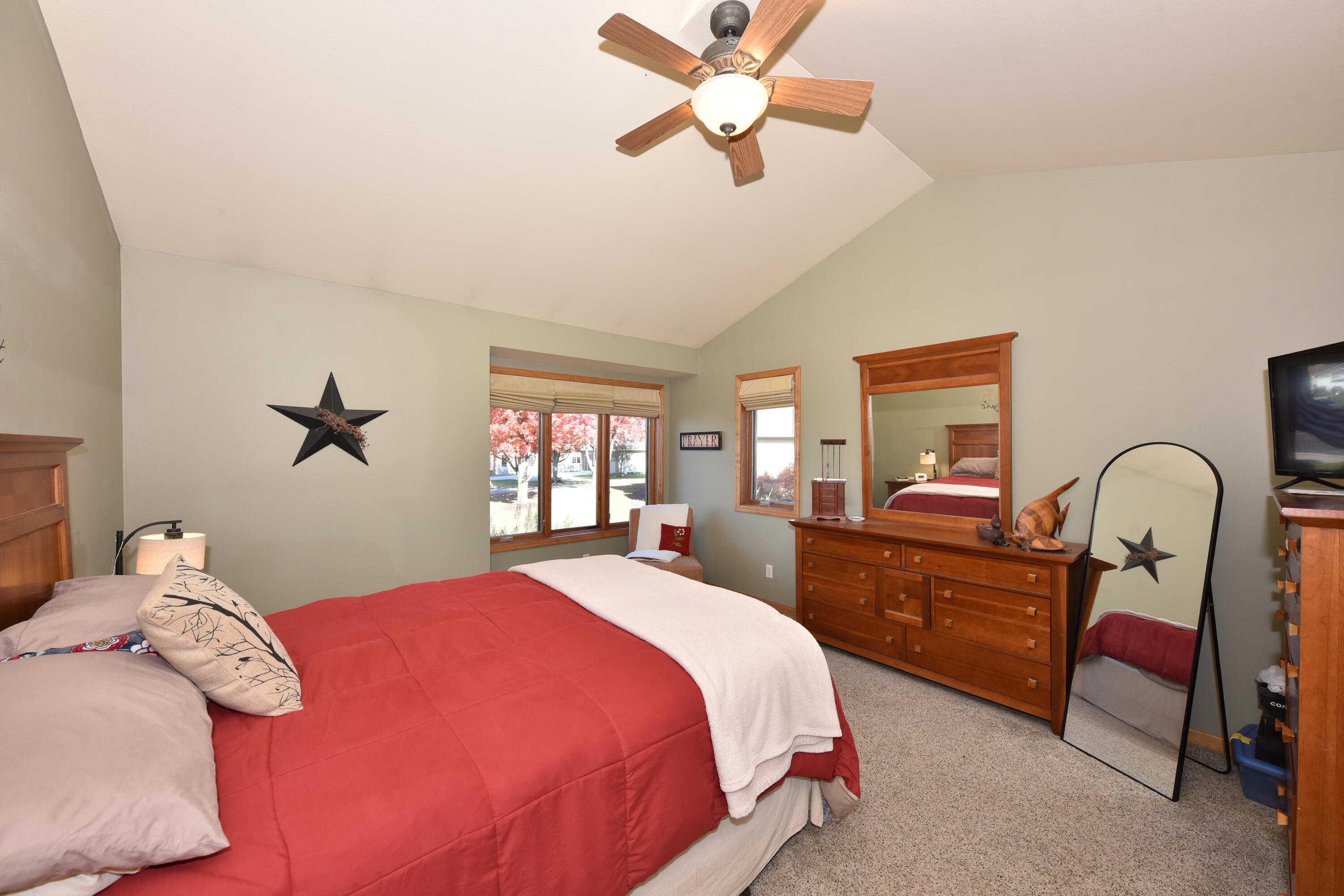 123 Linden Lane Cedar Grove, WI 53013 - Photo 17 of 37 Primary Bedroom