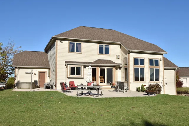 $619,000 | 123 Linden Lane, Cedar Grove, WI 53013