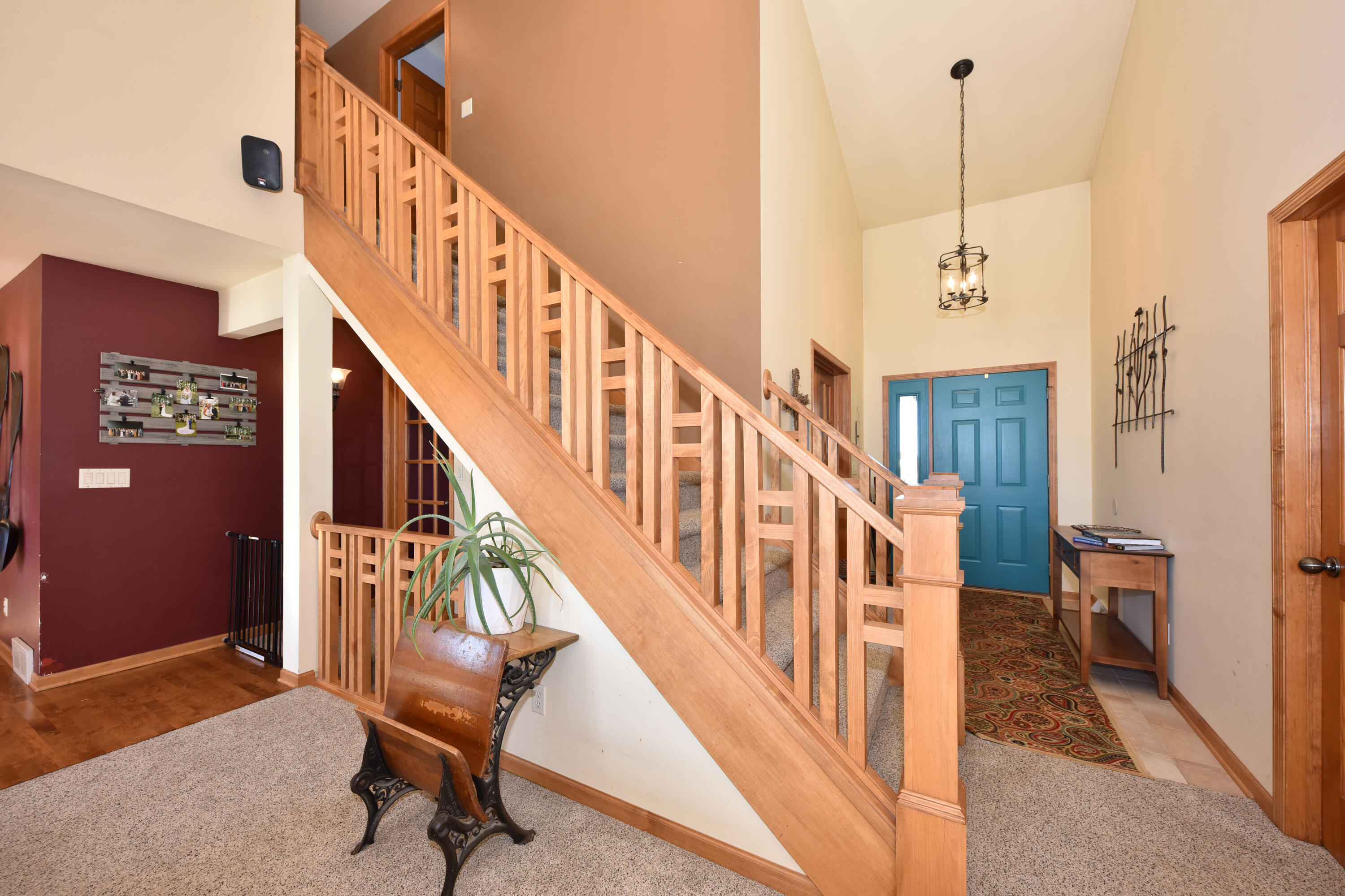 123 Linden Lane Cedar Grove, WI 53013 - Photo 7 of 37 Foyer