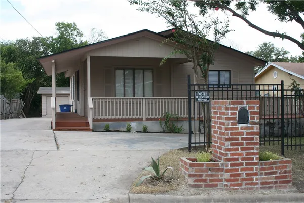 $1,900 | 2214 Maxwell Lane, Austin, TX 78741