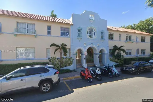 $2,350 | 736 13th Street, Unit 212, Miami Beach, FL 33139