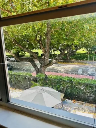 $2,350 | 736 13th Street, Unit 212, Miami Beach, FL 33139