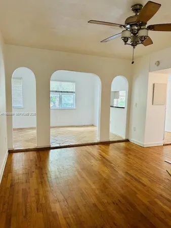 $2,350 | 736 13th Street, Unit 212, Miami Beach, FL 33139