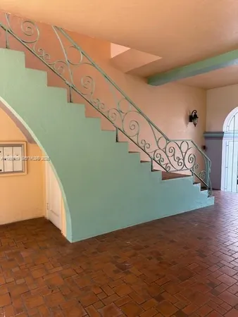 $2,350 | 736 13th Street, Unit 212, Miami Beach, FL 33139