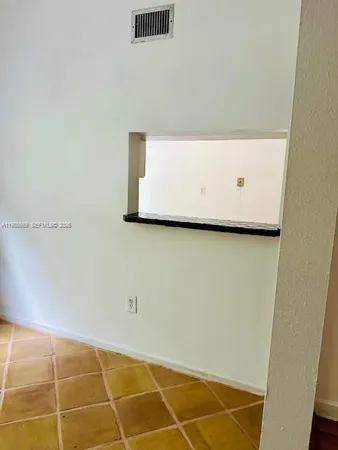 $2,350 | 736 13th Street, Unit 212, Miami Beach, FL 33139