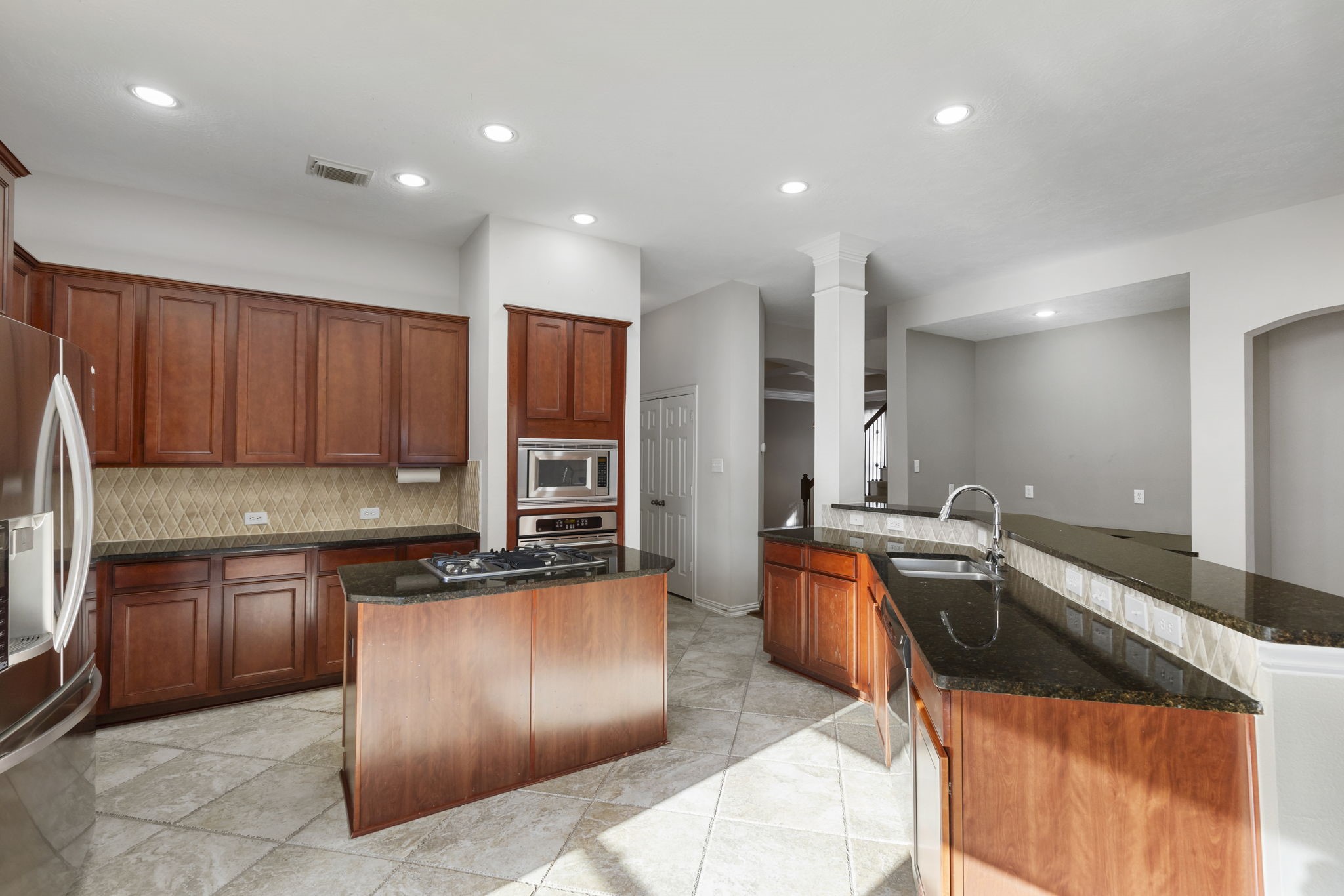 80 North Frontera Circle Spring, TX 77382 - Photo 8 of 28 Another view to showcase the large kitchen perfect for entertaining.