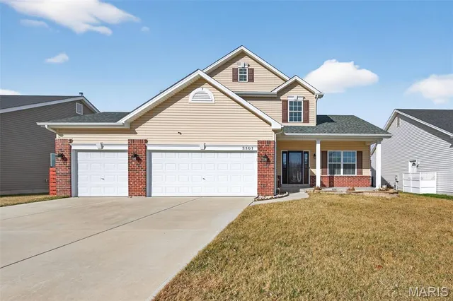 $2,650 | 3501 Charlestowne Crossing Drive, St. Charles, MO 63301