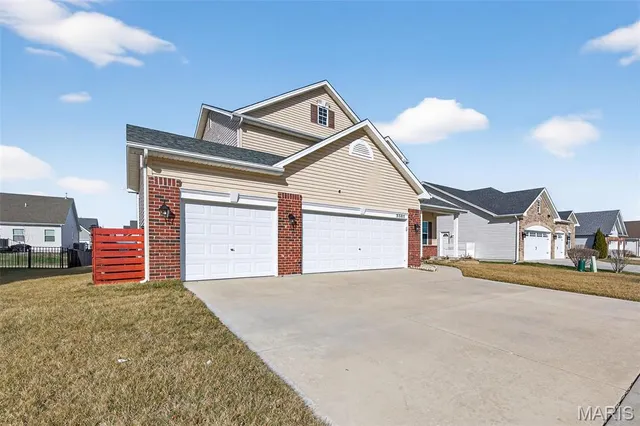 $2,650 | 3501 Charlestowne Crossing Drive, St. Charles, MO 63301