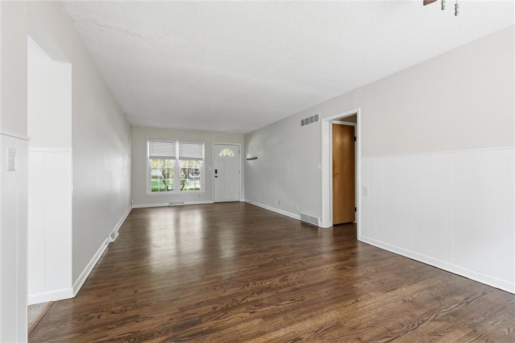 605 Northwest Gibson Road Lee's Summit, MO 64063 - Photo 6 of 26