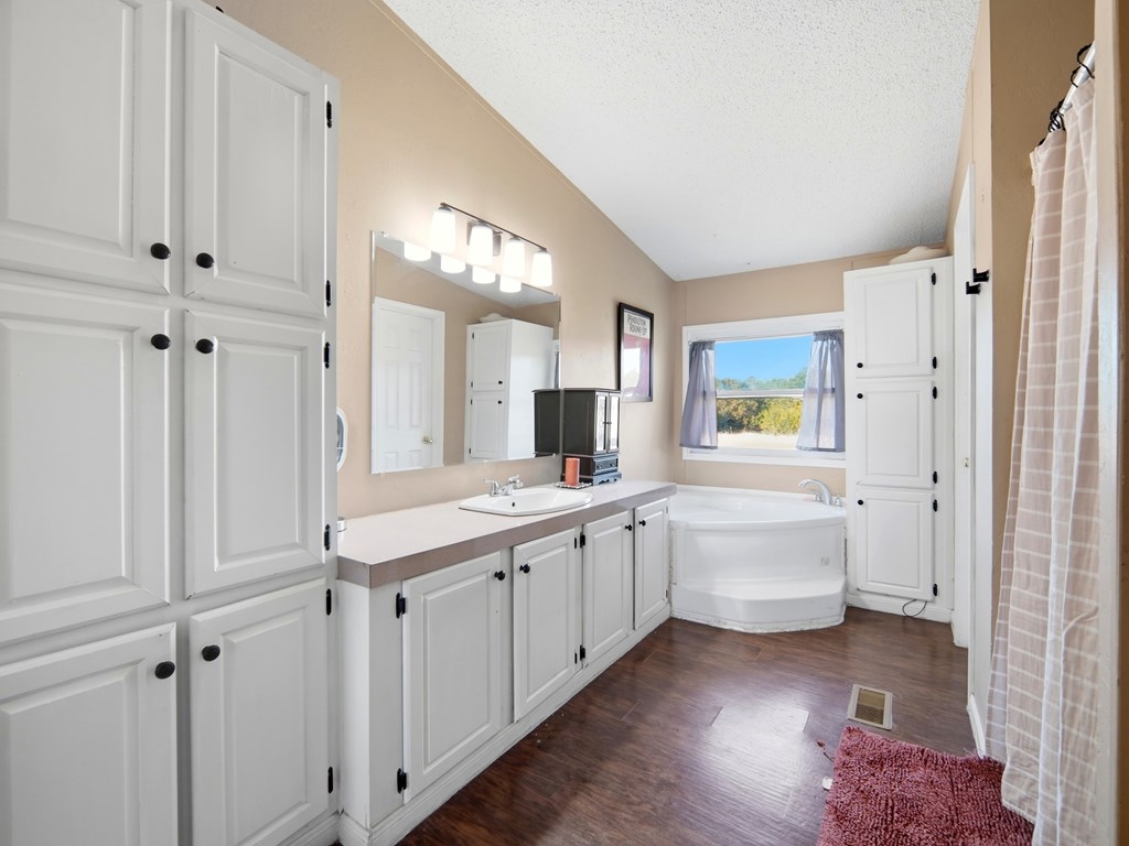 127 Windmill Drive Bandera, TX 78003 - Photo 25 of 29