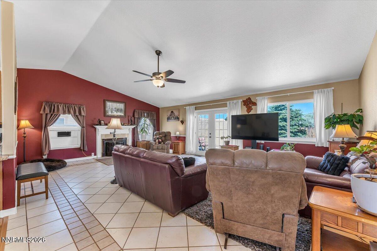 10545 Osage Road Reno, NV 89508 - Photo 8 of 67 08-10545 Osage Rd Reno NV 89508 (8 of 69