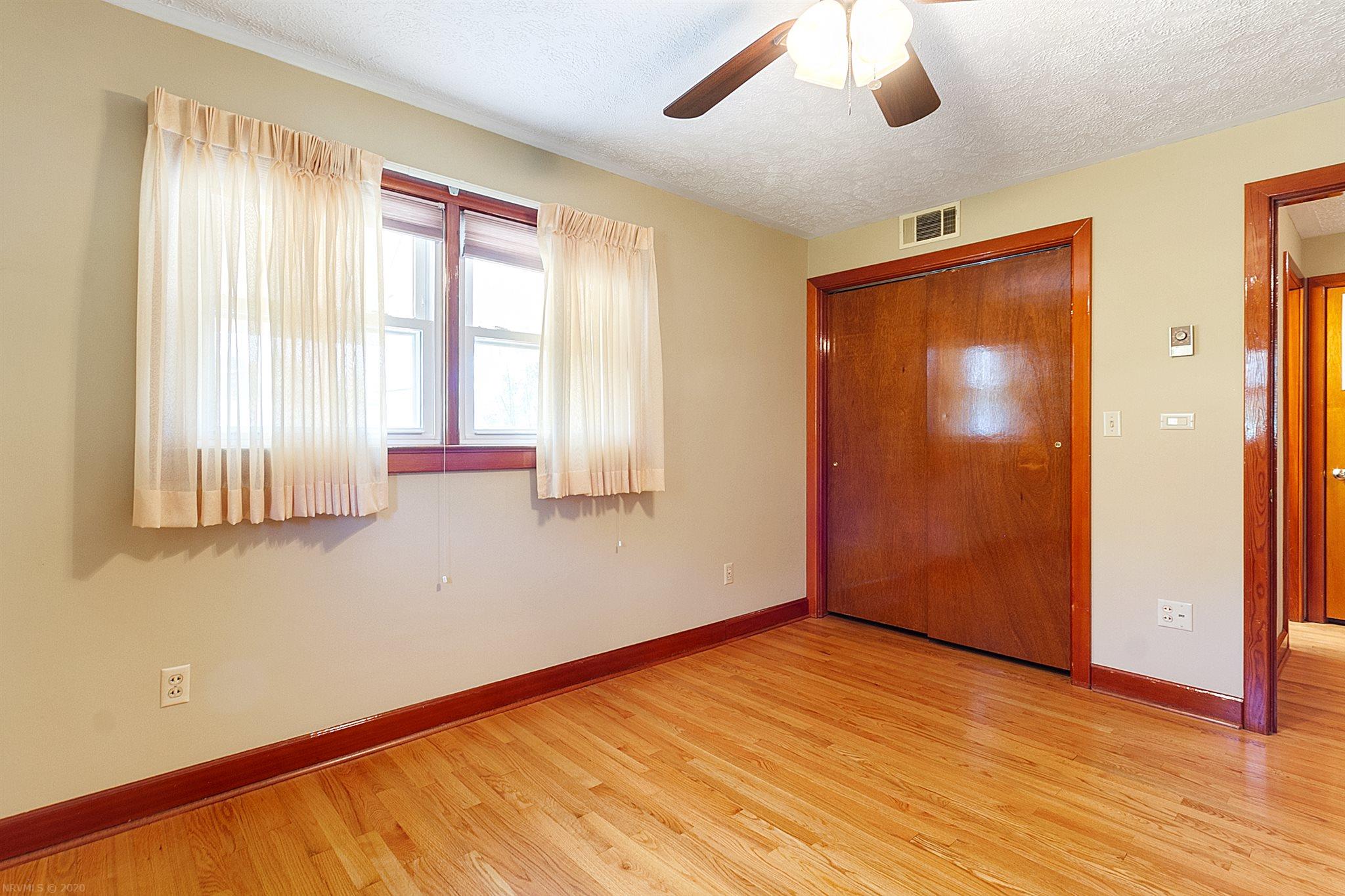 1712 Newbern Road Pulaski, VA 24301 - Photo 30 of 72 Gallery Image 30