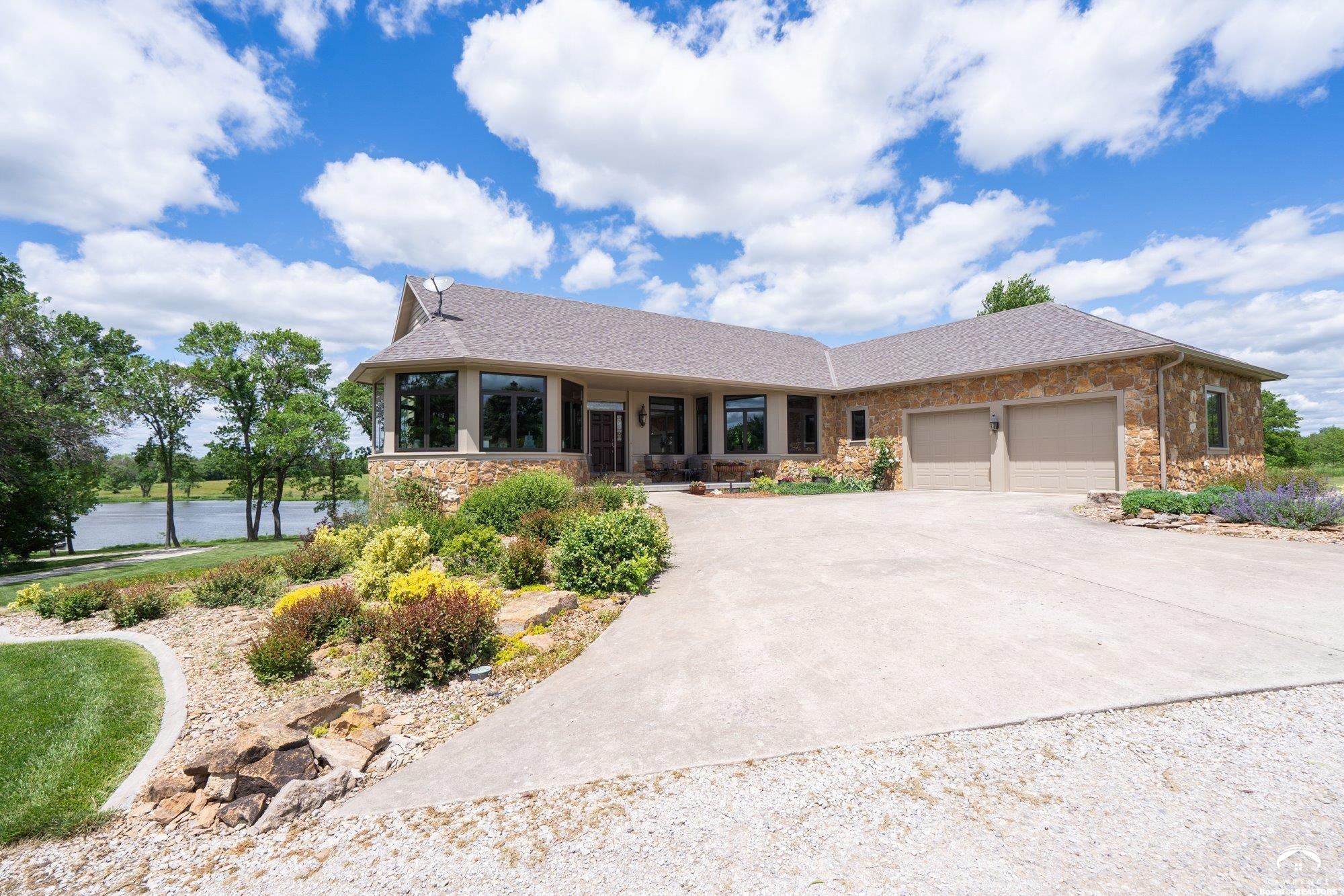 1672 North 1 Road Baldwin City, KS 66006 - Photo 2 of 97