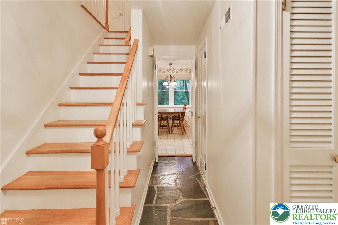 257 Bierys Bridge Road Bethlehem, PA 18017 - Photo 4 of 28 Gallery Image 4