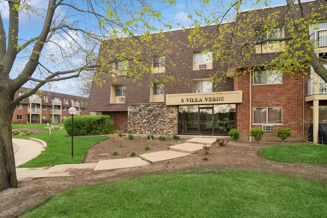 $1,450 | 5 Villa Verde Drive, Unit 309, Buffalo Grove, IL 60089