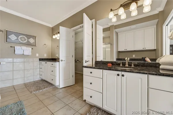 $514,900 | 228 East Palisades Condo Drive, Unit 3B, Lake Ozark, MO 65049