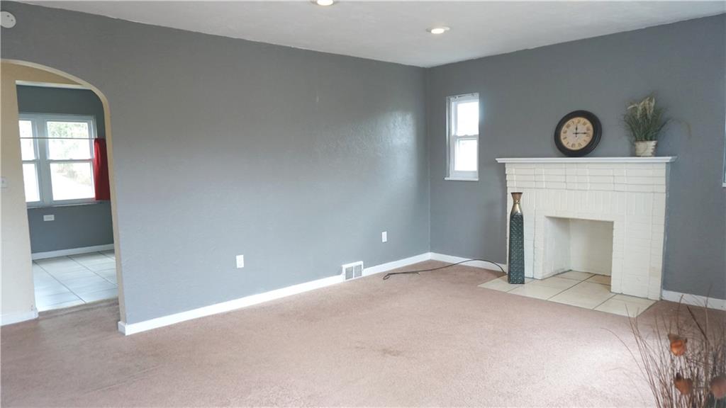 259 Idlewood Road Pittsburgh, PA 15235 - Photo 4 of 25 Gallery Image 4