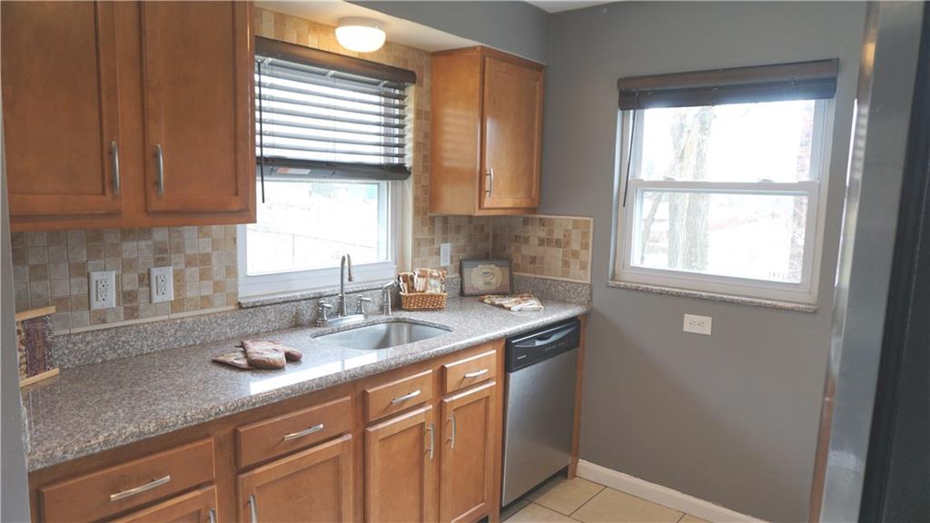 259 Idlewood Road Pittsburgh, PA 15235 - Photo 8 of 25 Gallery Image 8